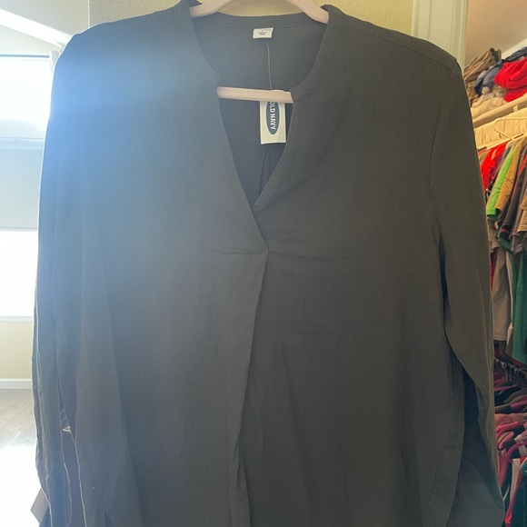 Old Navy- VNeck- Linen Blouse- Casual or Work Attire! Soft - Picture 1 of 3